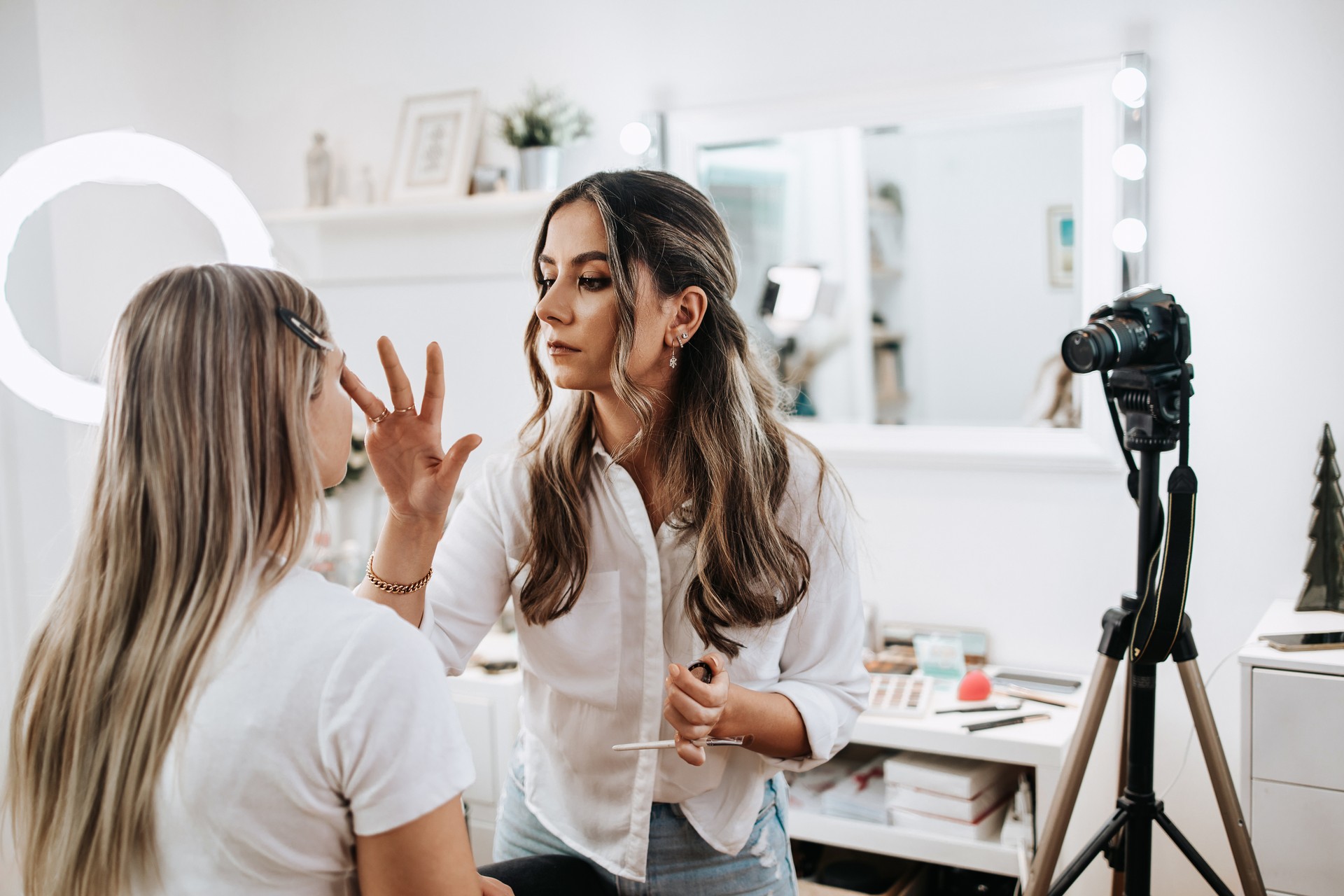 Makeup vlogger streaming at her studio